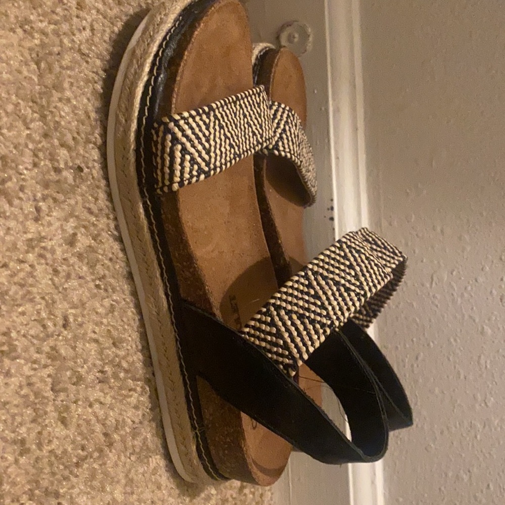 Never worn - Picture 3 of 3